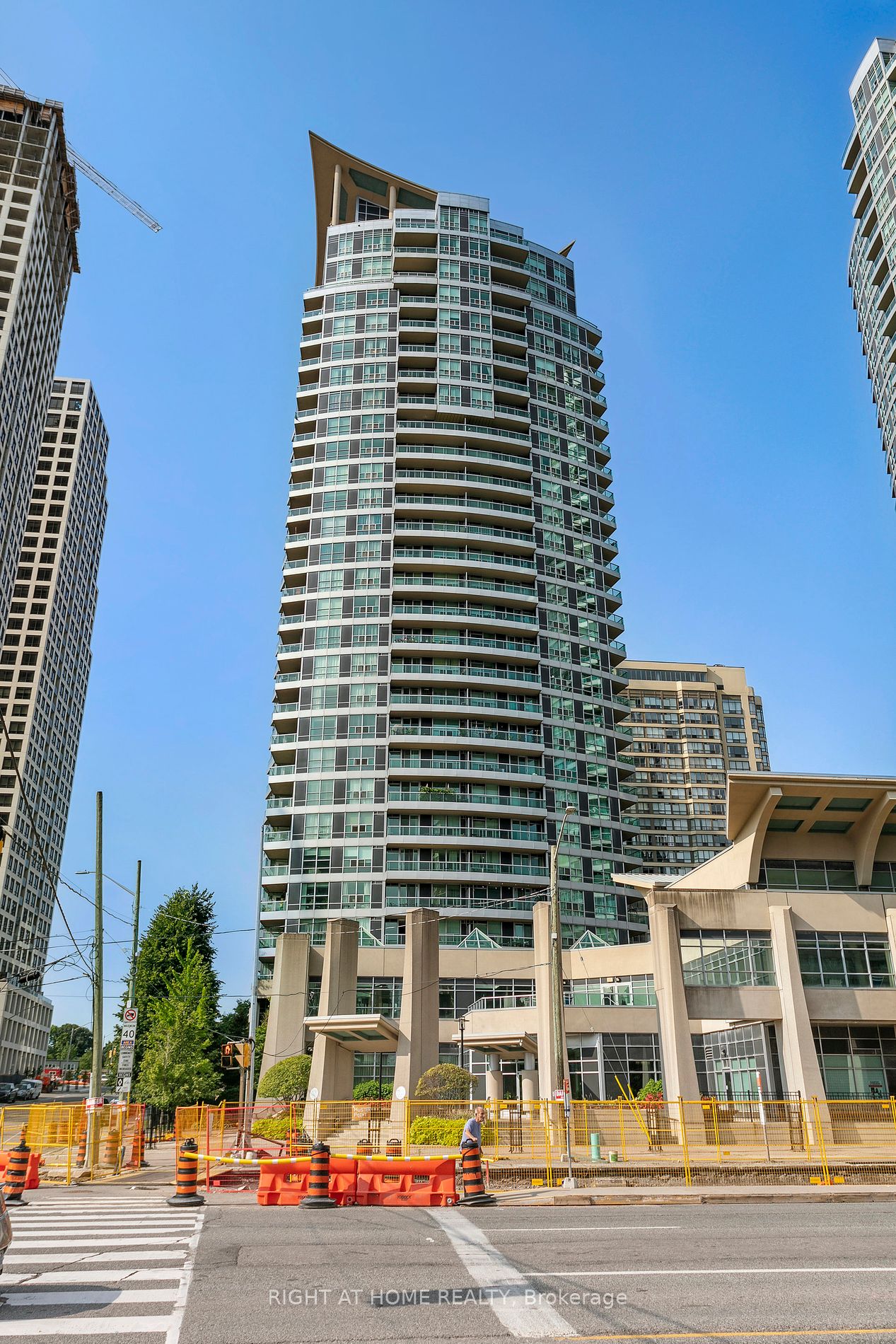 1 Elm Dr W, Mississauga, Ontario, City Centre