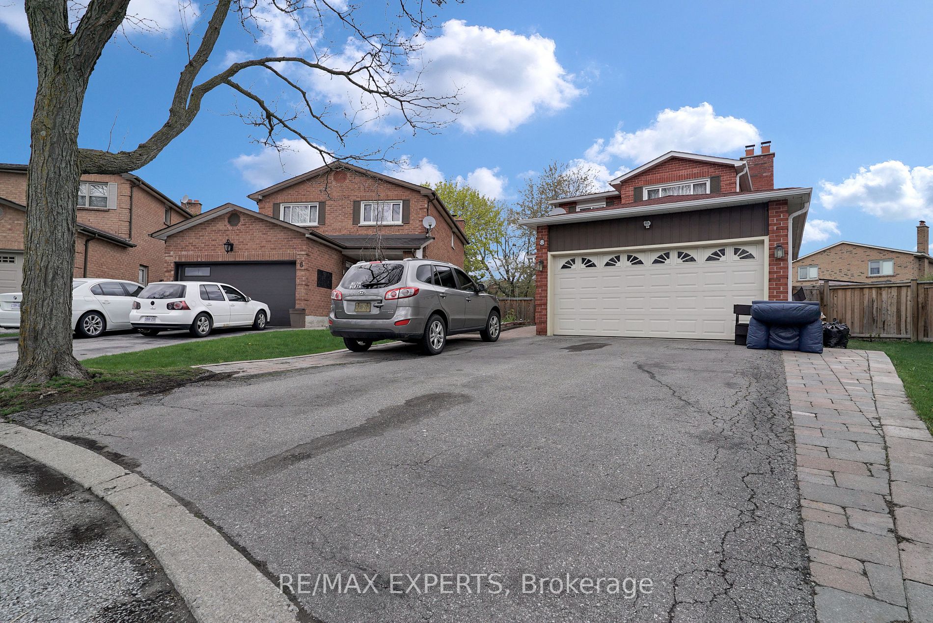 8 Matt Crt, Vaughan, Ontario, Maple