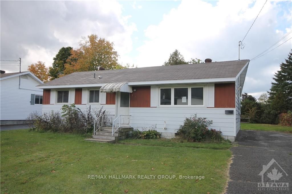 52 LAVINIA St, Smiths Falls, Ontario, 901 - Smiths Falls