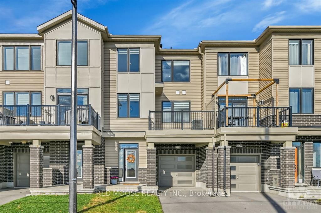 211 HIBERNIAN Walk, Kanata, Ontario, 9010 - Kanata - Emerald Meadows/Trailwest