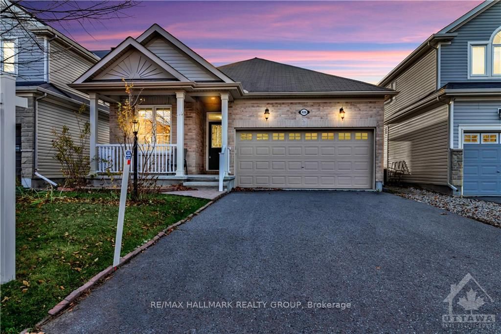 406 BLACKLEAF Dr, Barrhaven, Ontario, 7708 - Barrhaven - Stonebridge