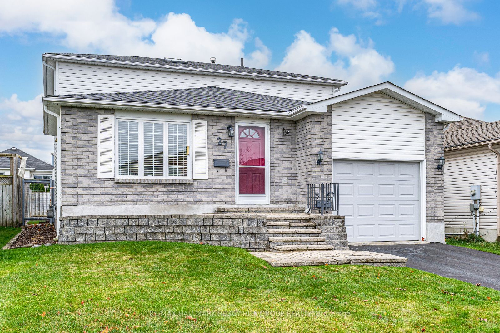 27 Waddington Cres, Barrie, Ontario, Holly