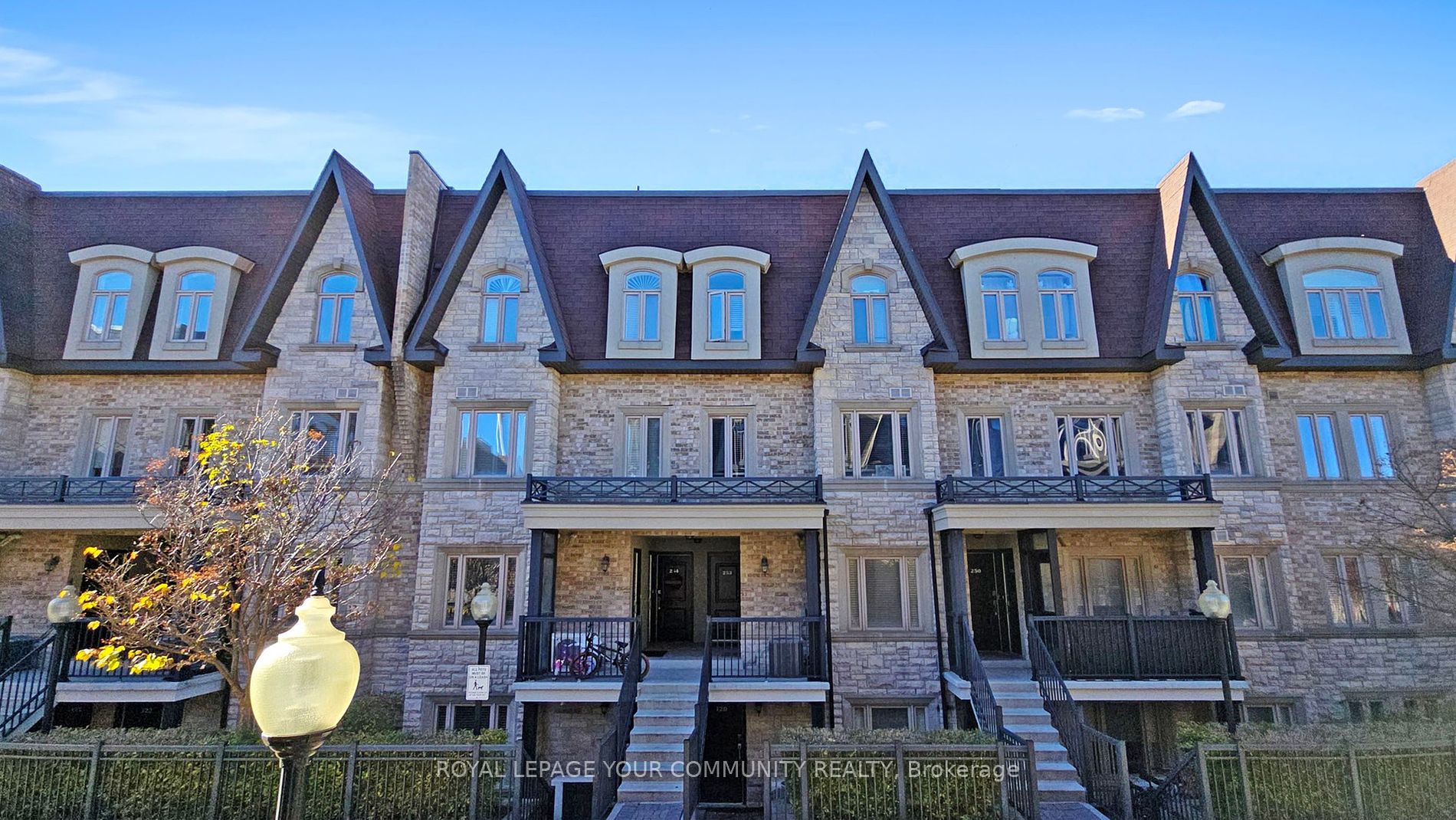 318 John St, Markham, Ontario, Aileen-Willowbrook