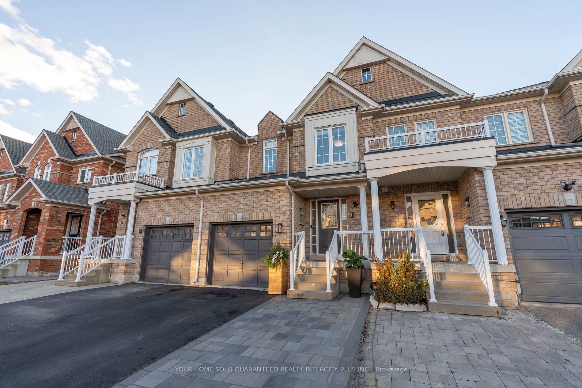 8 Crestbank Crt, Vaughan, Ontario, Maple