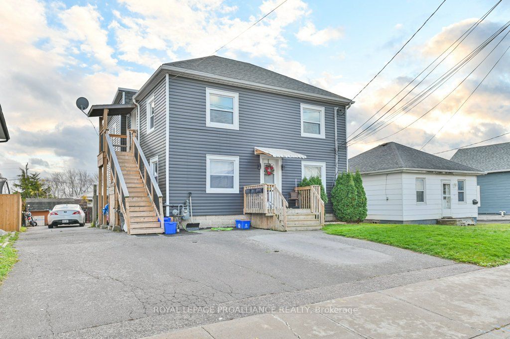 65 John St, Quinte West, Ontario, 