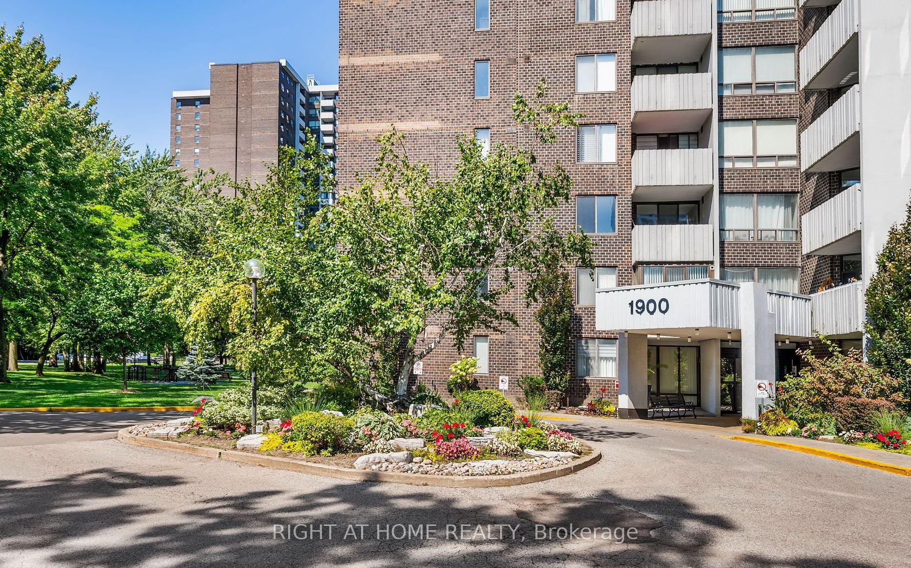 1900 Sheppard Ave E, Toronto, Ontario, Pleasant View