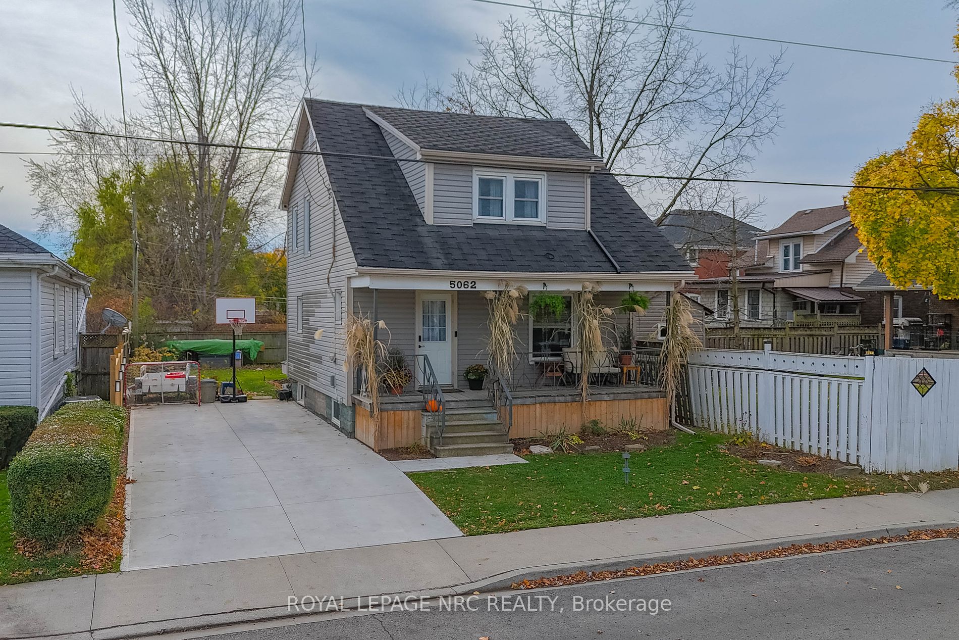 5062 Maple St, Niagara Falls, Ontario, 211 - Cherrywood