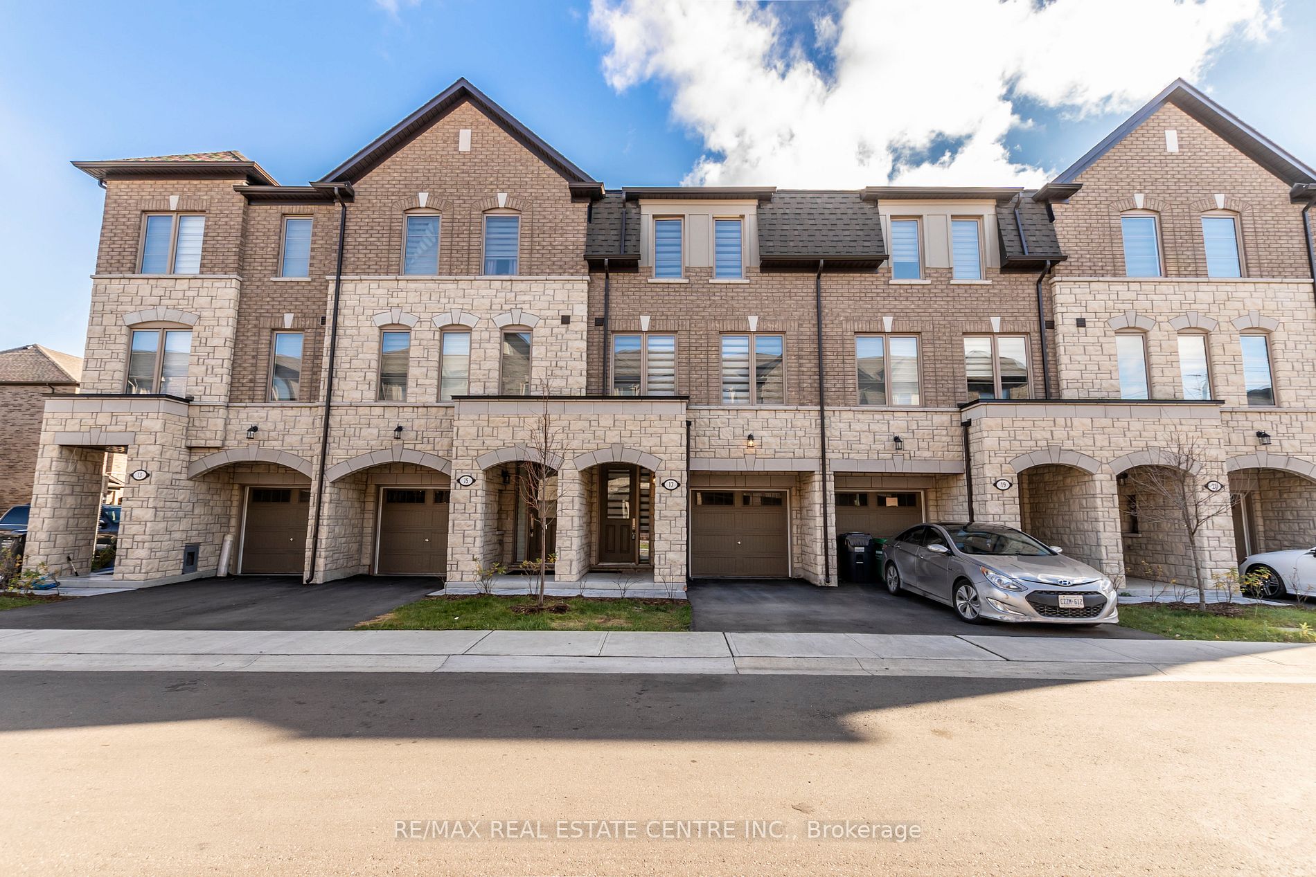 17 Arcola St, Brampton, Ontario, Bram East