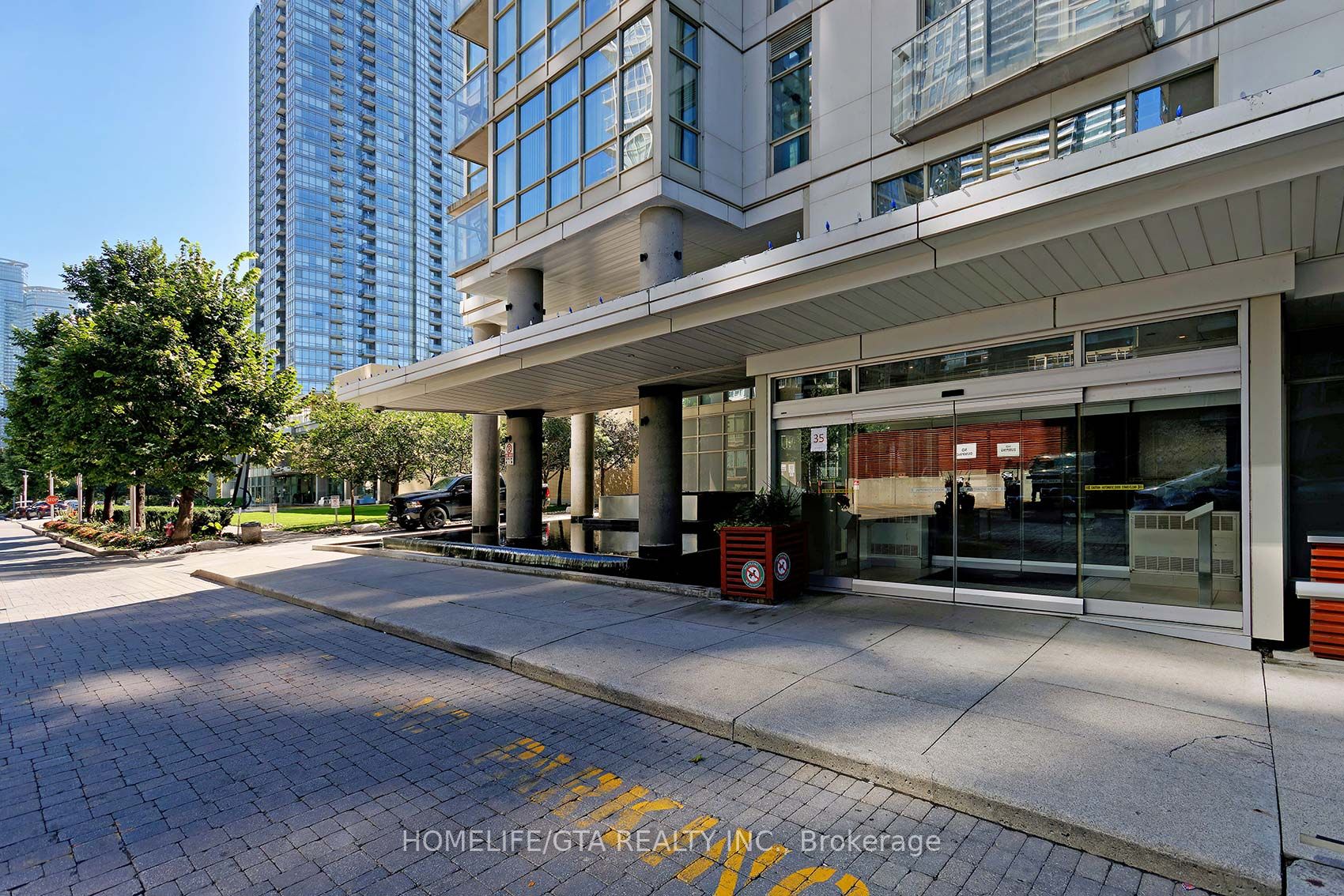 35 Mariner Terr, Toronto, Ontario