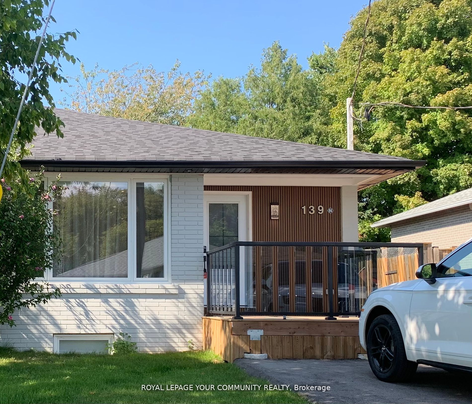 139 Septonne (Main) Ave, Newmarket, Ontario, Bristol-London