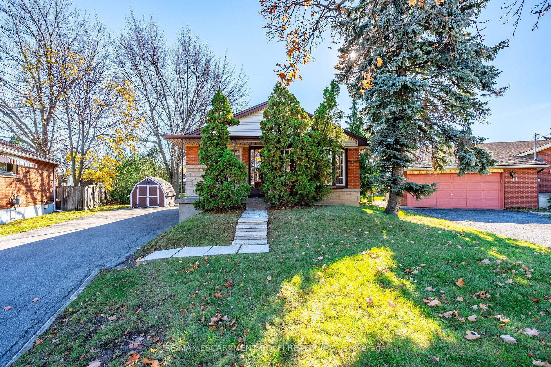 9 Thomson Crt, Hamilton, Ontario, Burkholme