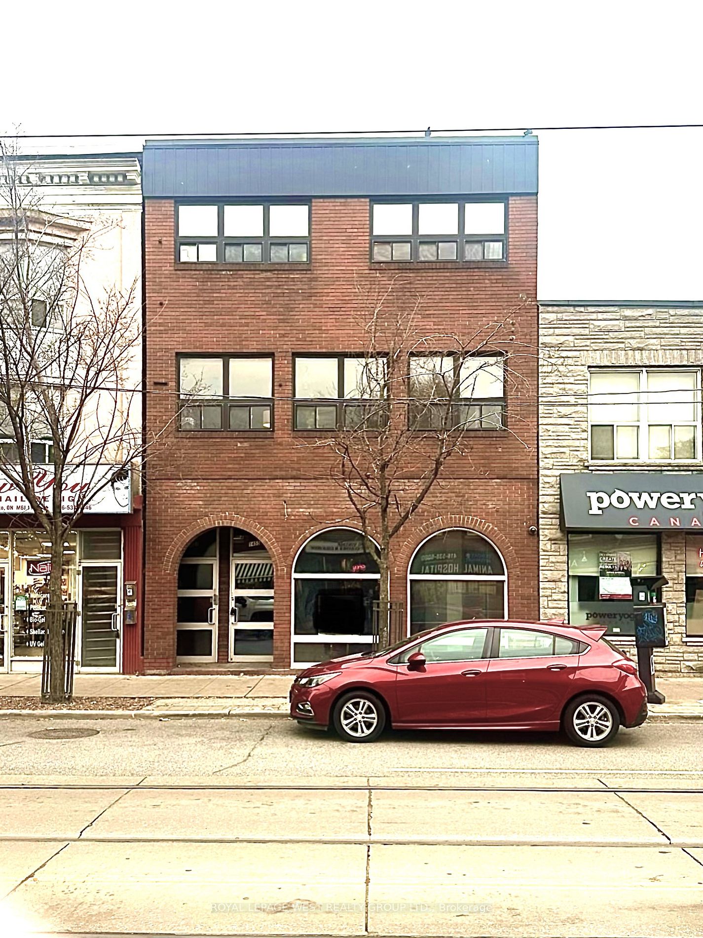 1453-5 Dundas St, Toronto, Ontario, Little Portugal