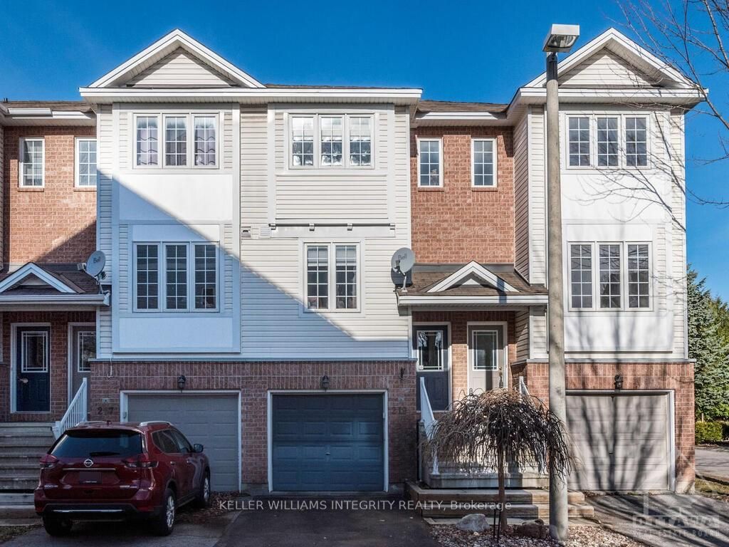 219 GERSHWIN, Bells Corners and South to Fallowfield, Ontario, 7802 - Westcliffe Estates