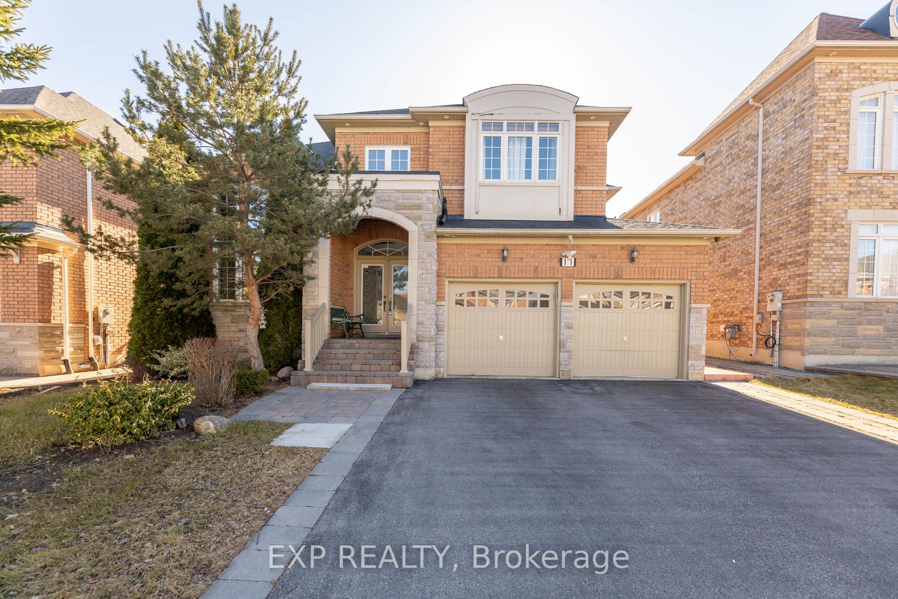 11 Cairnburg Dr, Brampton, Ontario, Vales of Castlemore