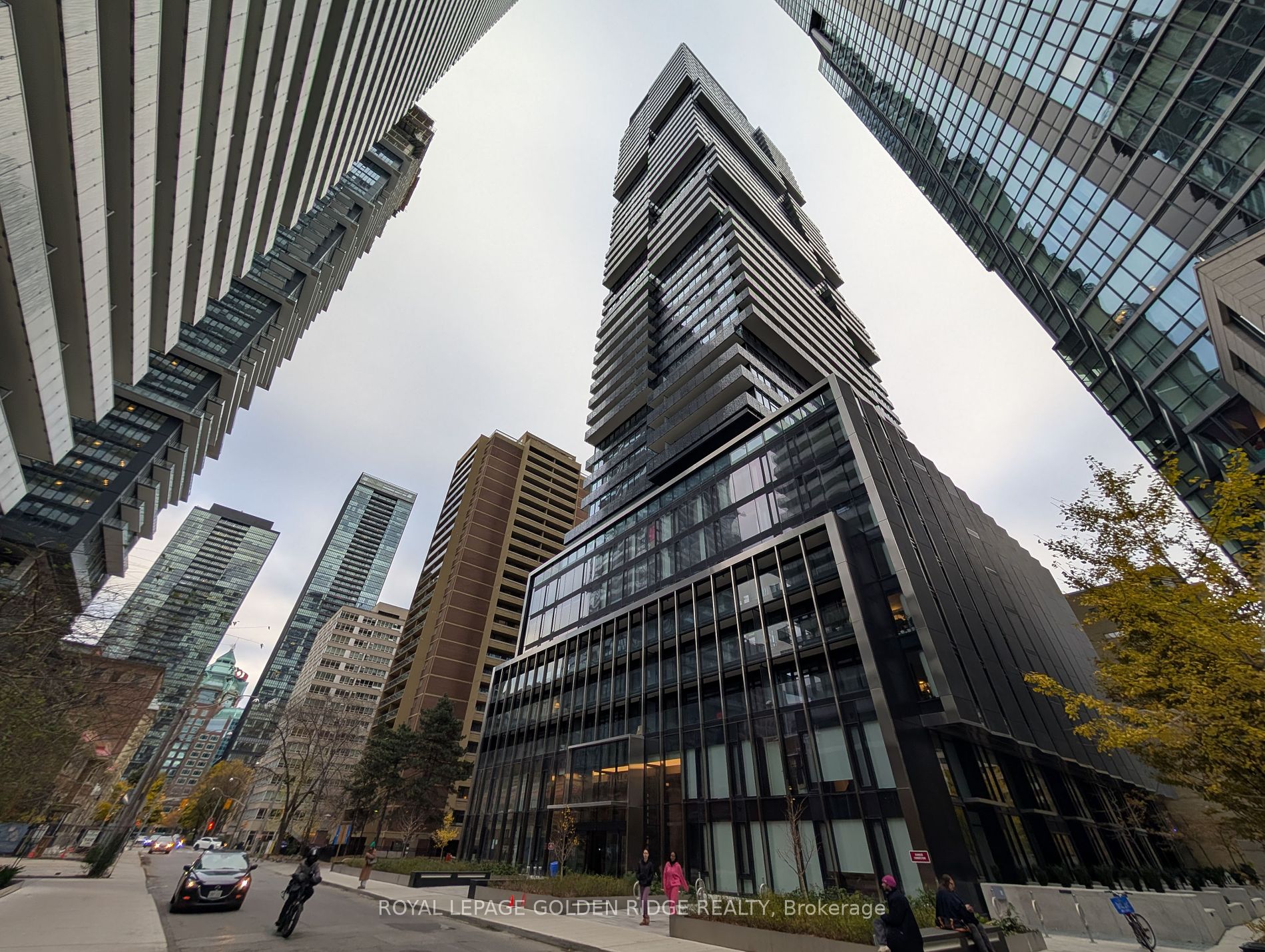 55 Charles St E, Toronto, Ontario