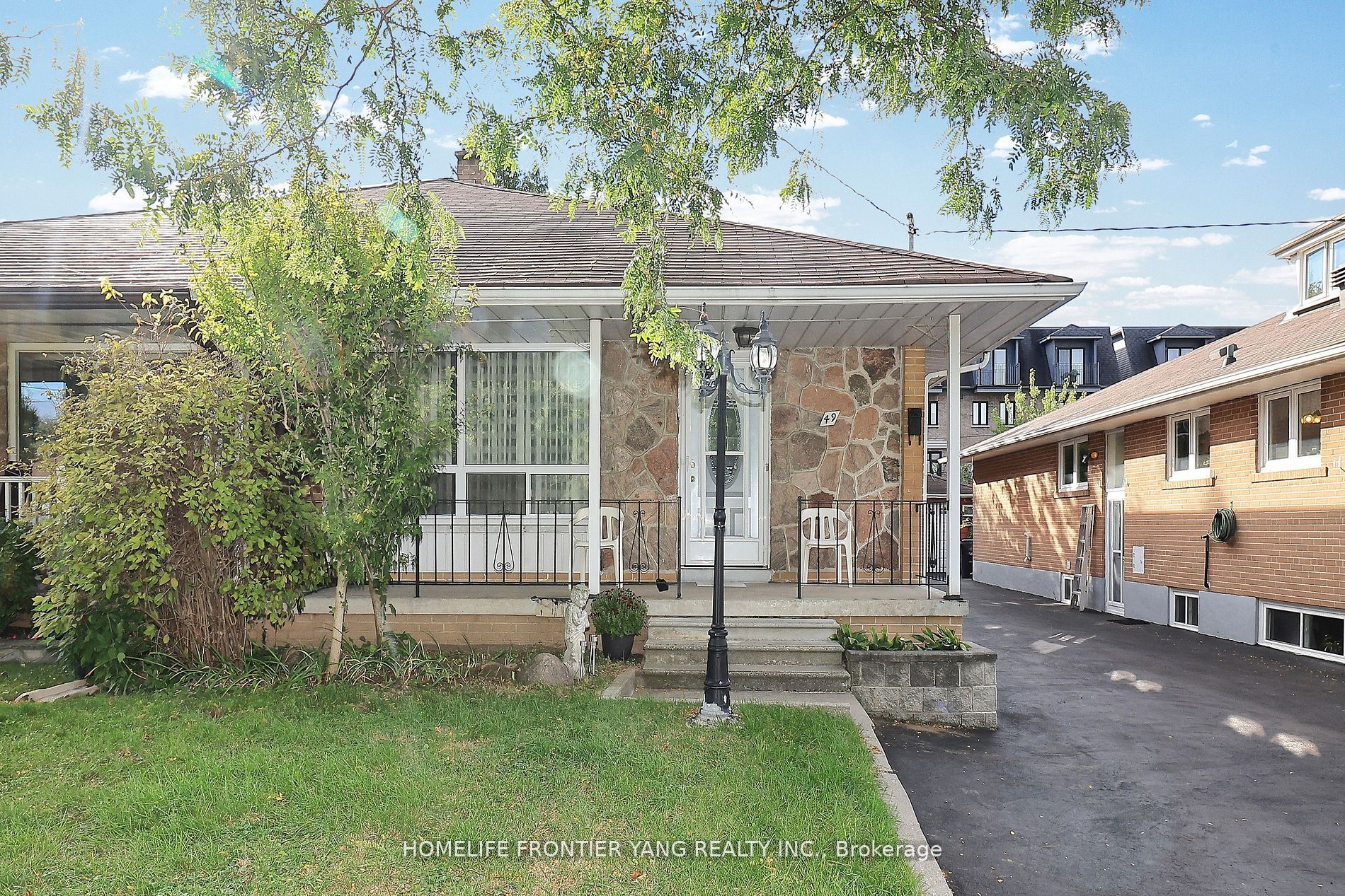 49 Graystone Gdns, Toronto, Ontario, Islington-City Centre West