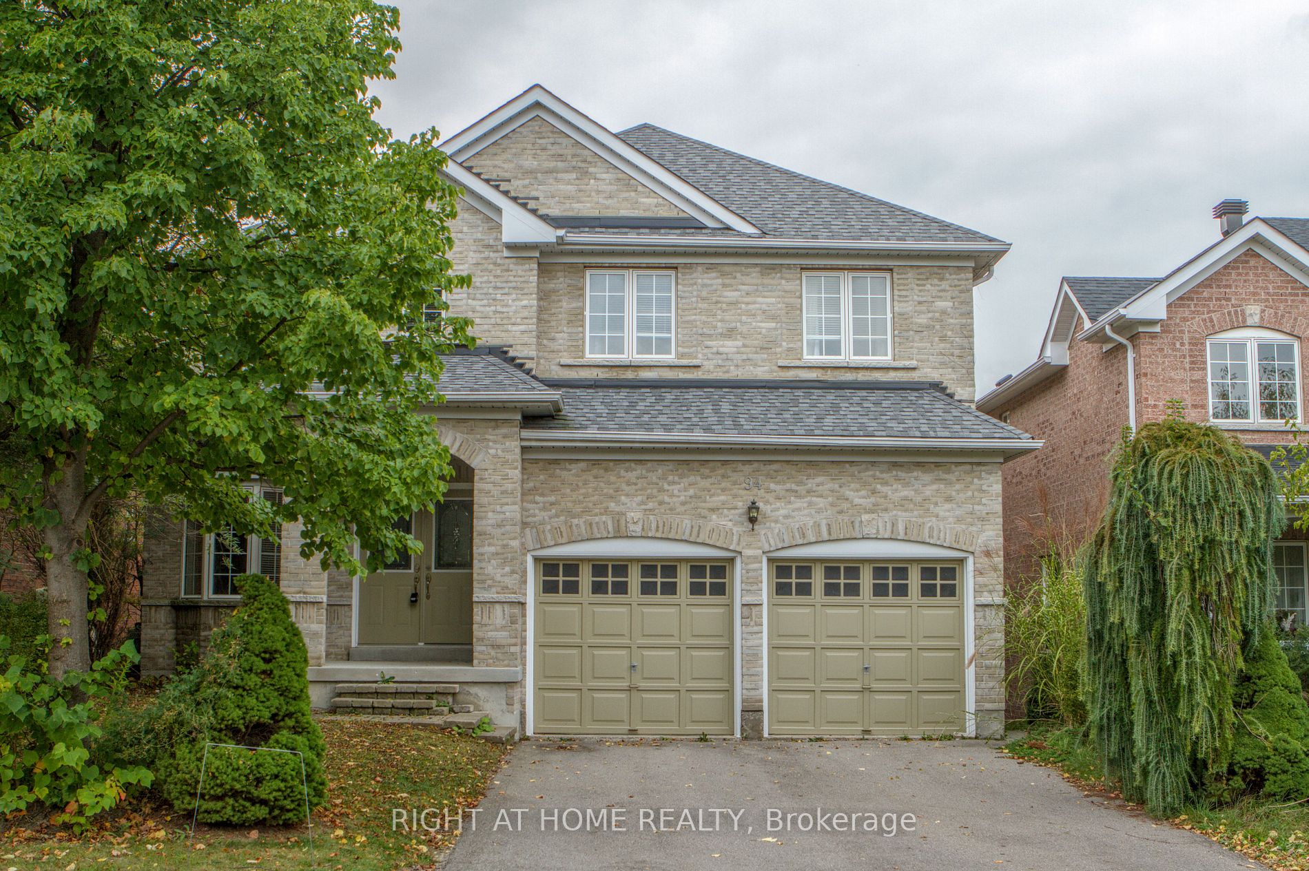 94 Memorial Gardens Way, Newmarket, Ontario, Woodland Hill