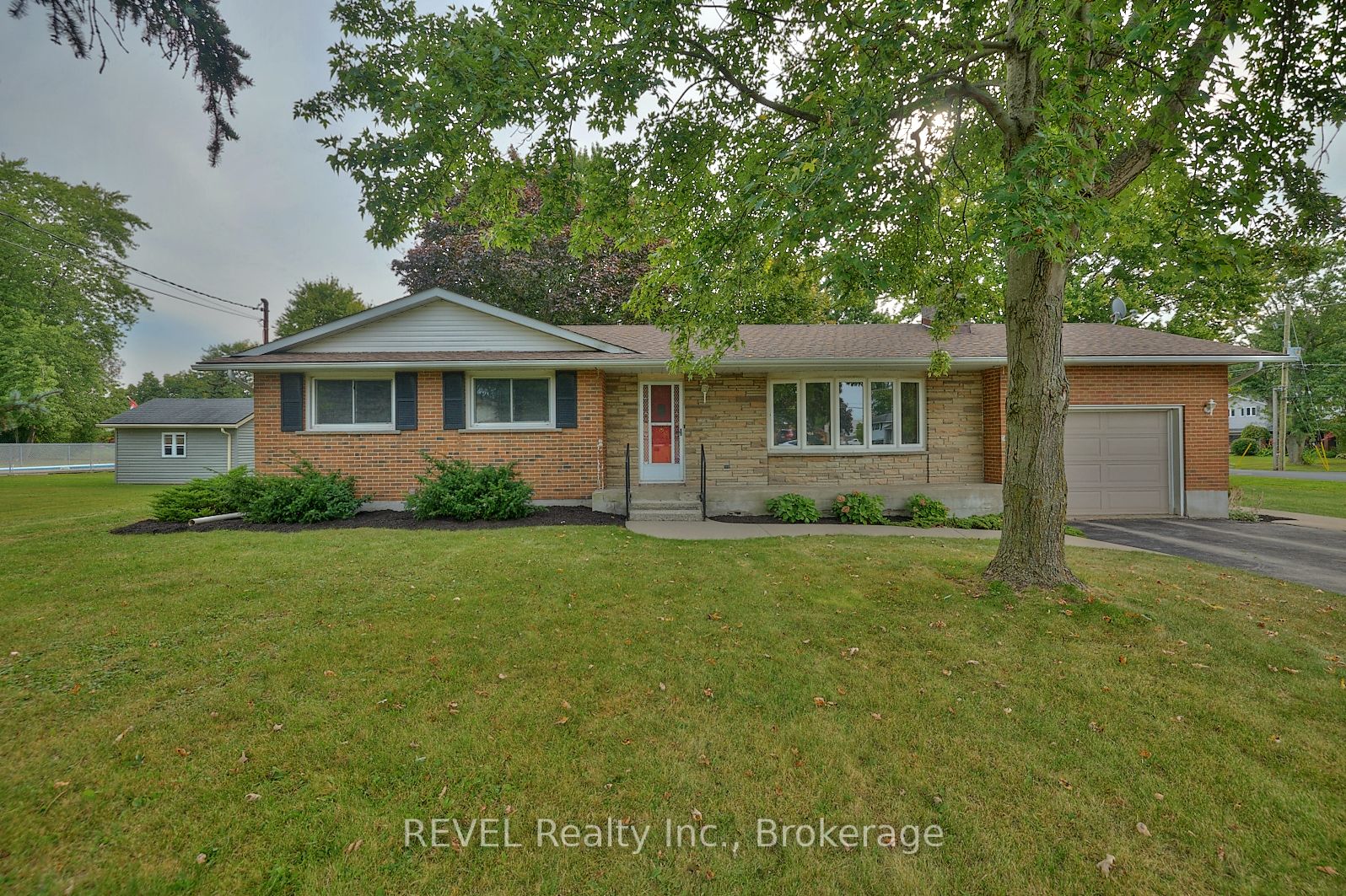 1112 KENNEDY Dr, Fort Erie, Ontario, 334 - Crescent Park