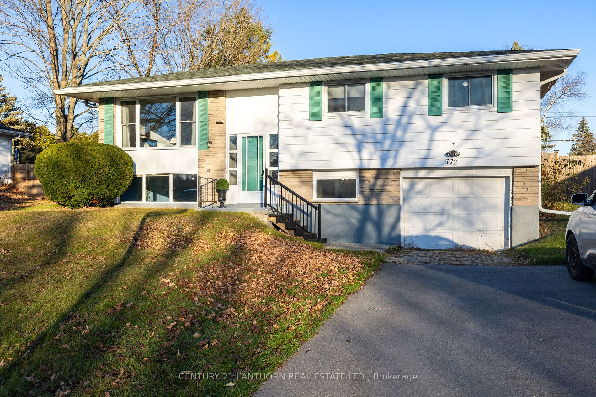 572 Whites Rd, Quinte West, Ontario, 