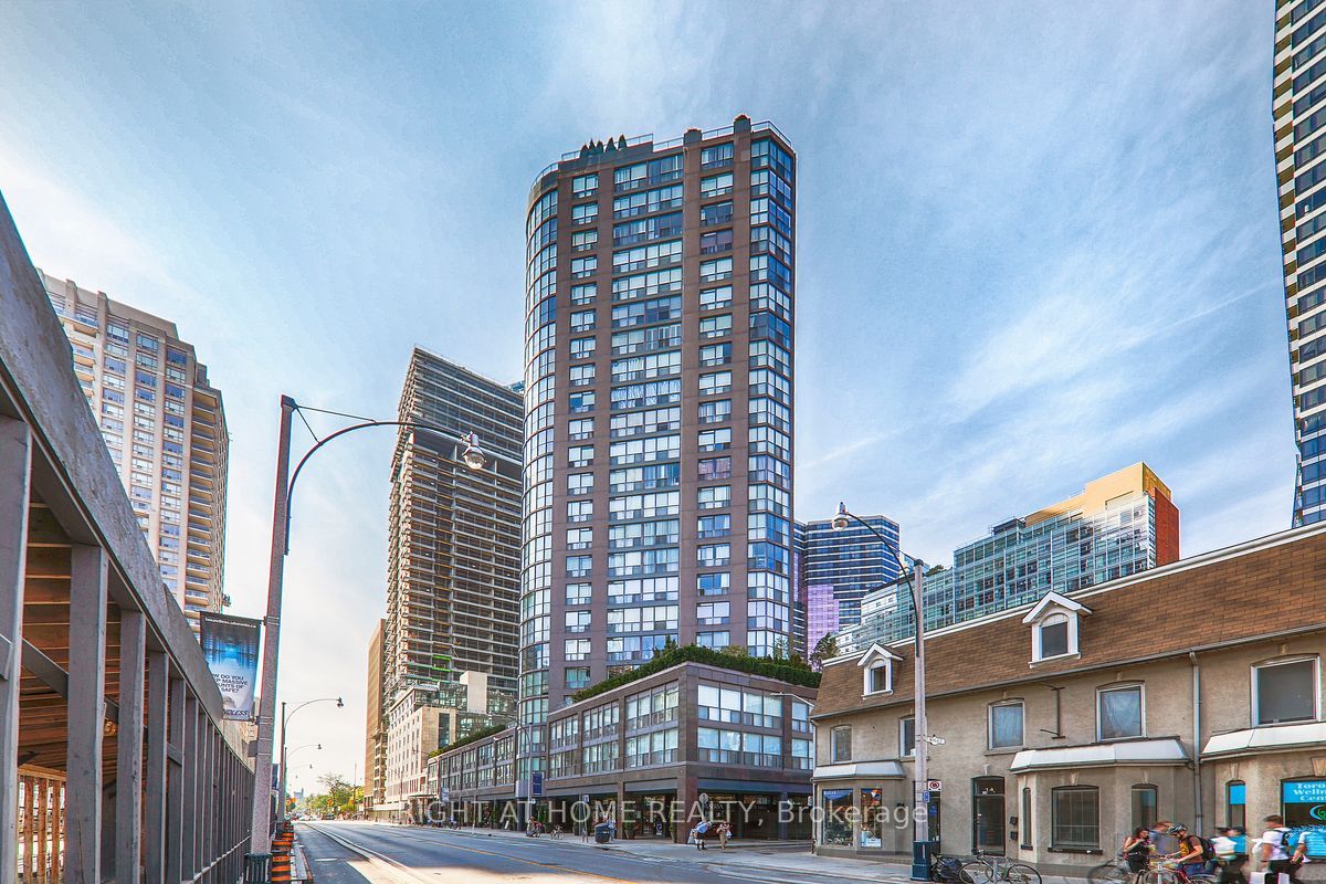 24 Wellesley St W, Toronto, Ontario, Bay Street Corridor