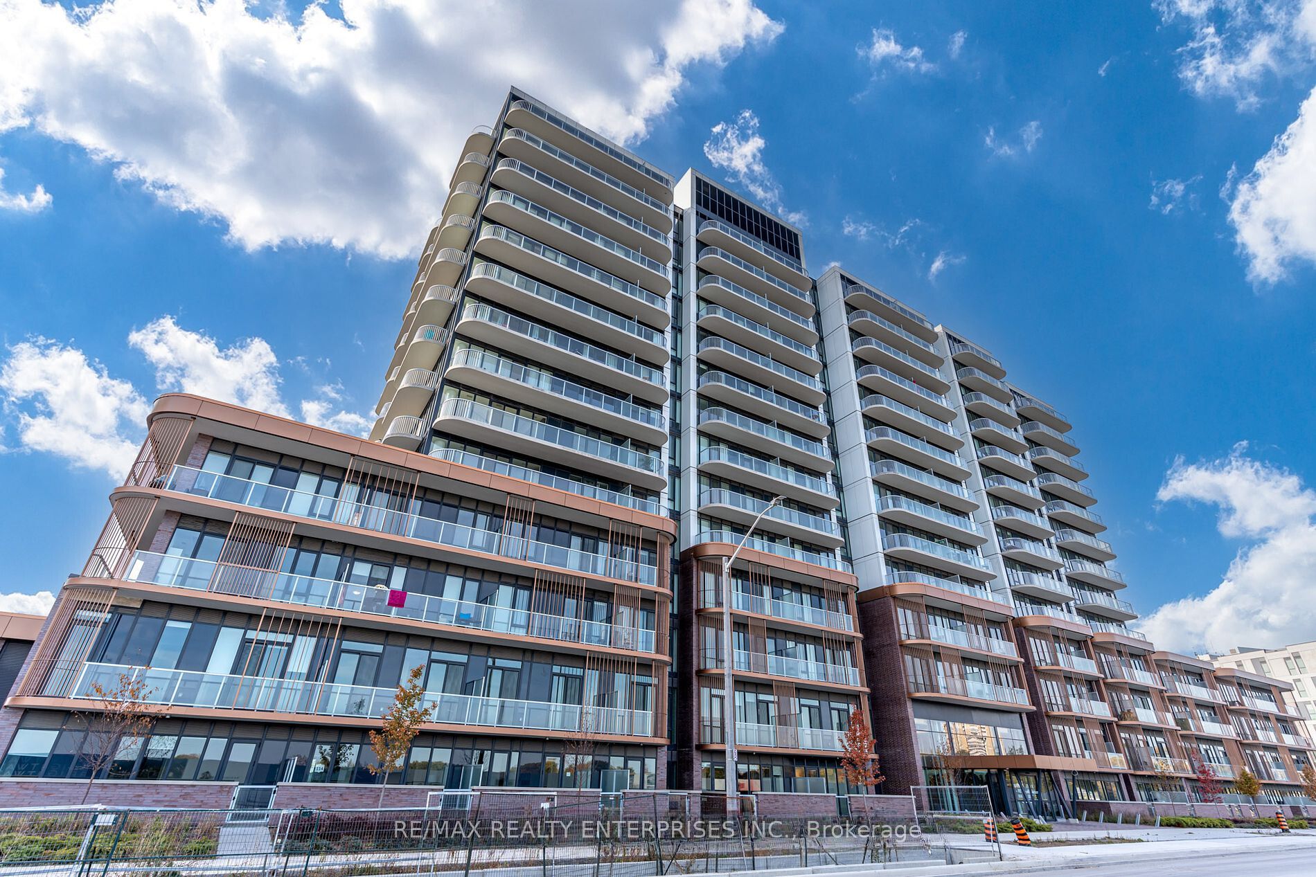 220 Missinnihe Way, Mississauga, Ontario, Port Credit