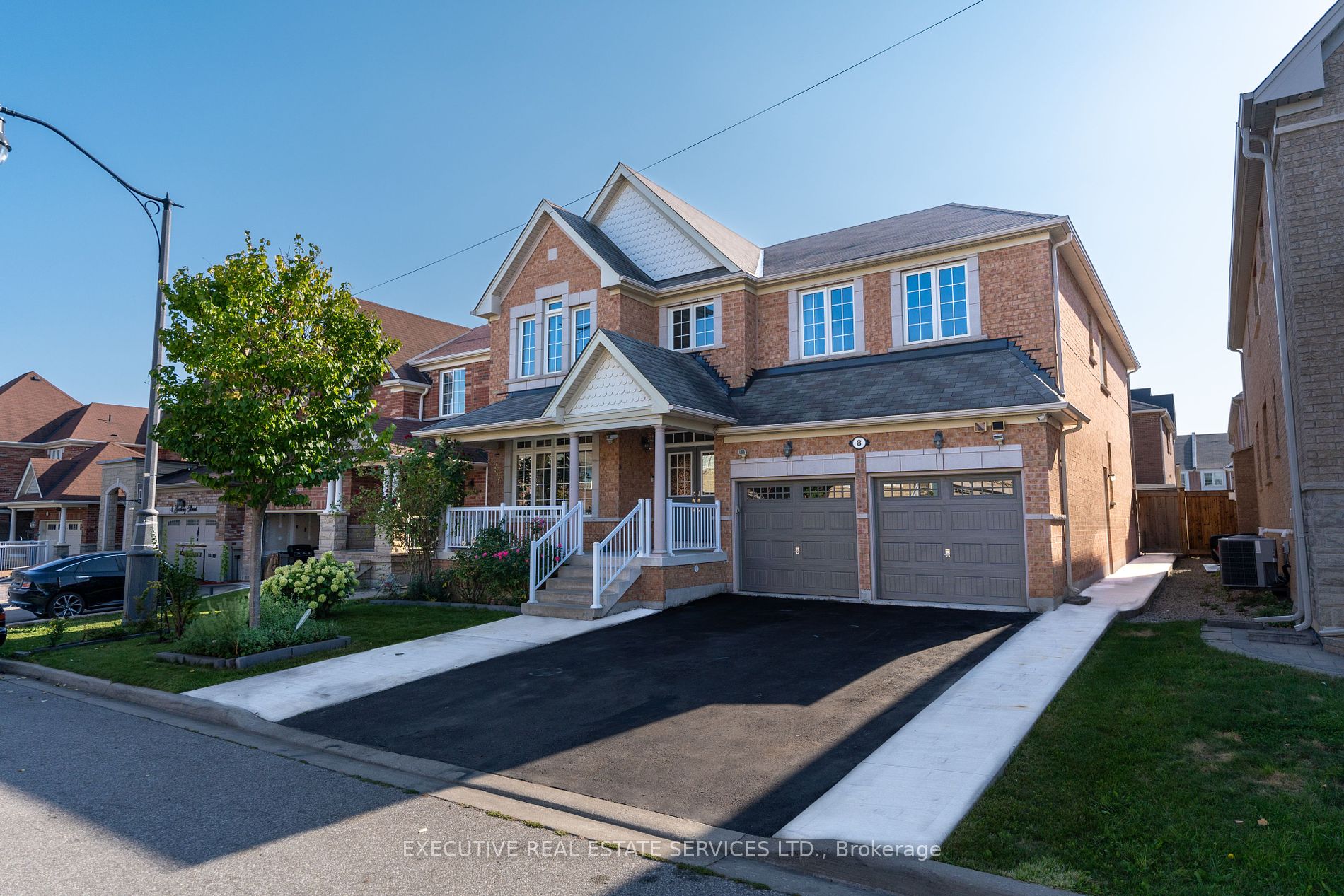 8 Gosling St W, Brampton, Ontario, Bram West