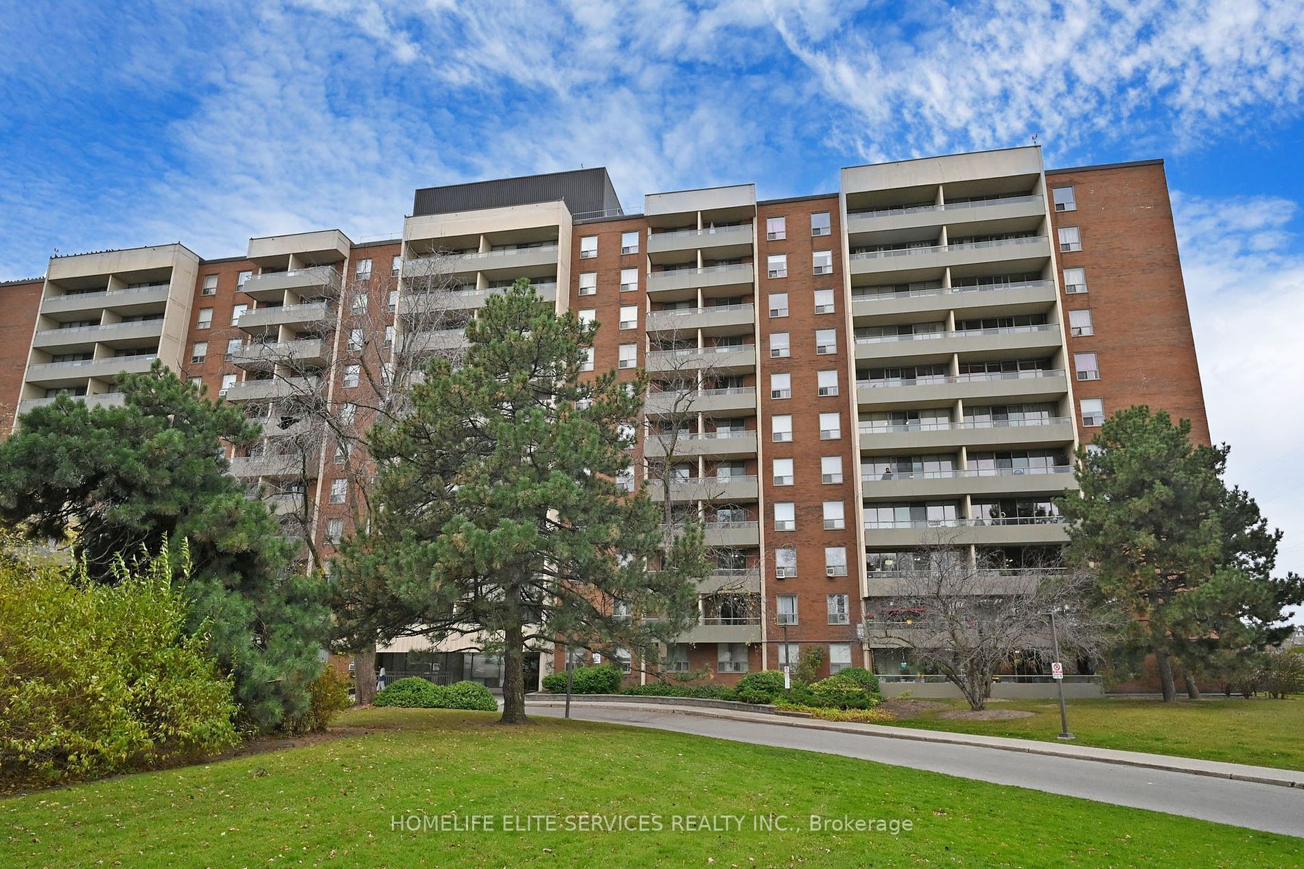 9 Four Winds Dr, Toronto, Ontario, York University Heights