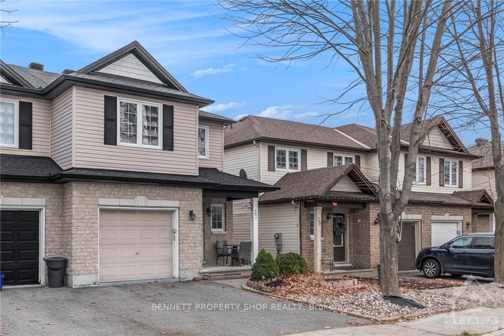 37 CRESTHAVEN Dr, Barrhaven, Ontario, 7710 - Barrhaven East