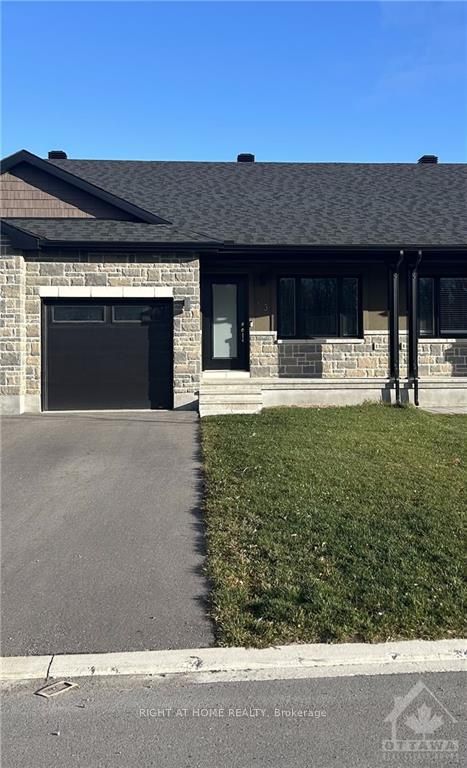 13 MORGAN CLOUTHIER WAY Way, Arnprior, Ontario, 550 - Arnprior