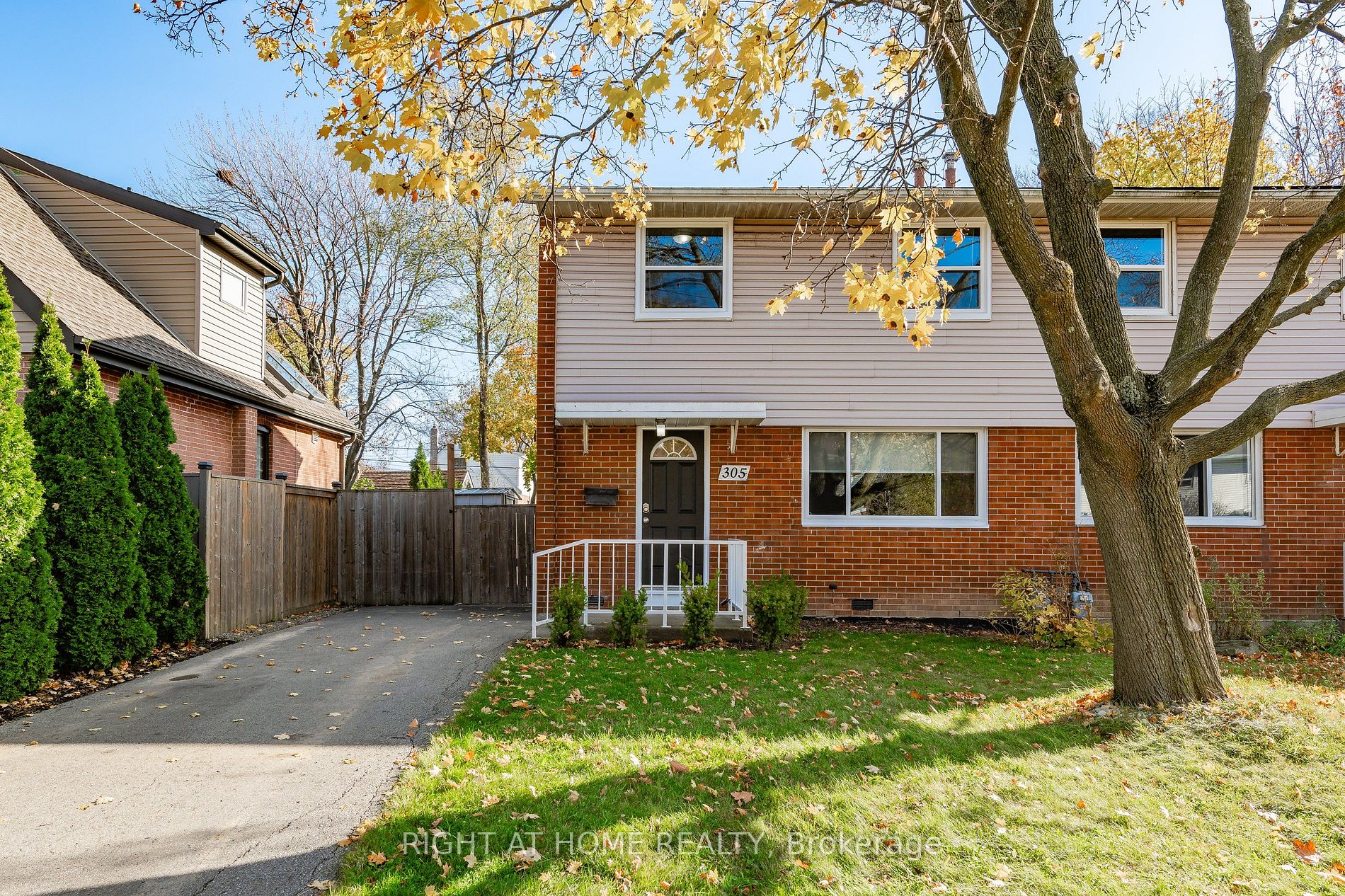 305 East 24th St, Hamilton, Ontario, Burkholme