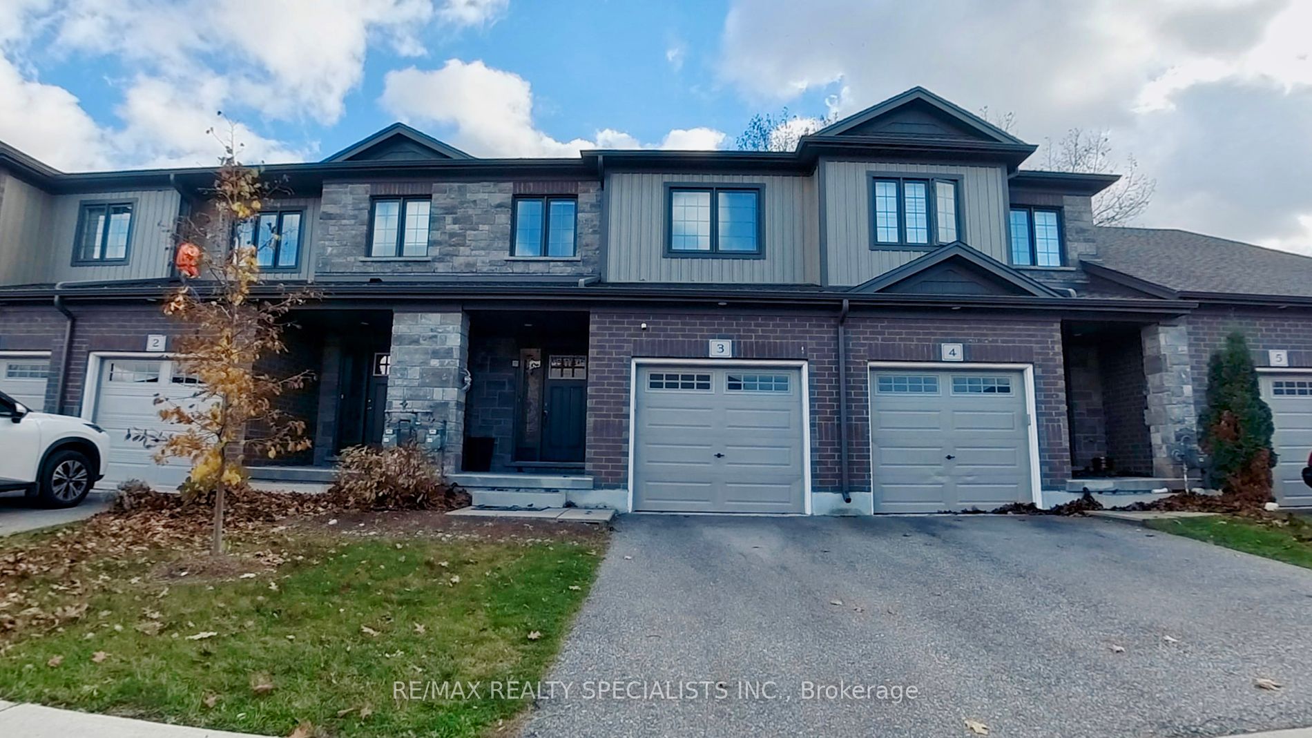 135 HARDCASTLE Dr, Cambridge, Ontario, 