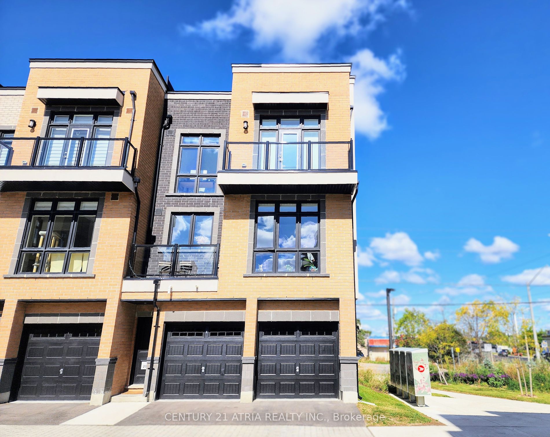 1 Bond Cres, Richmond Hill, Ontario, Oak Ridges