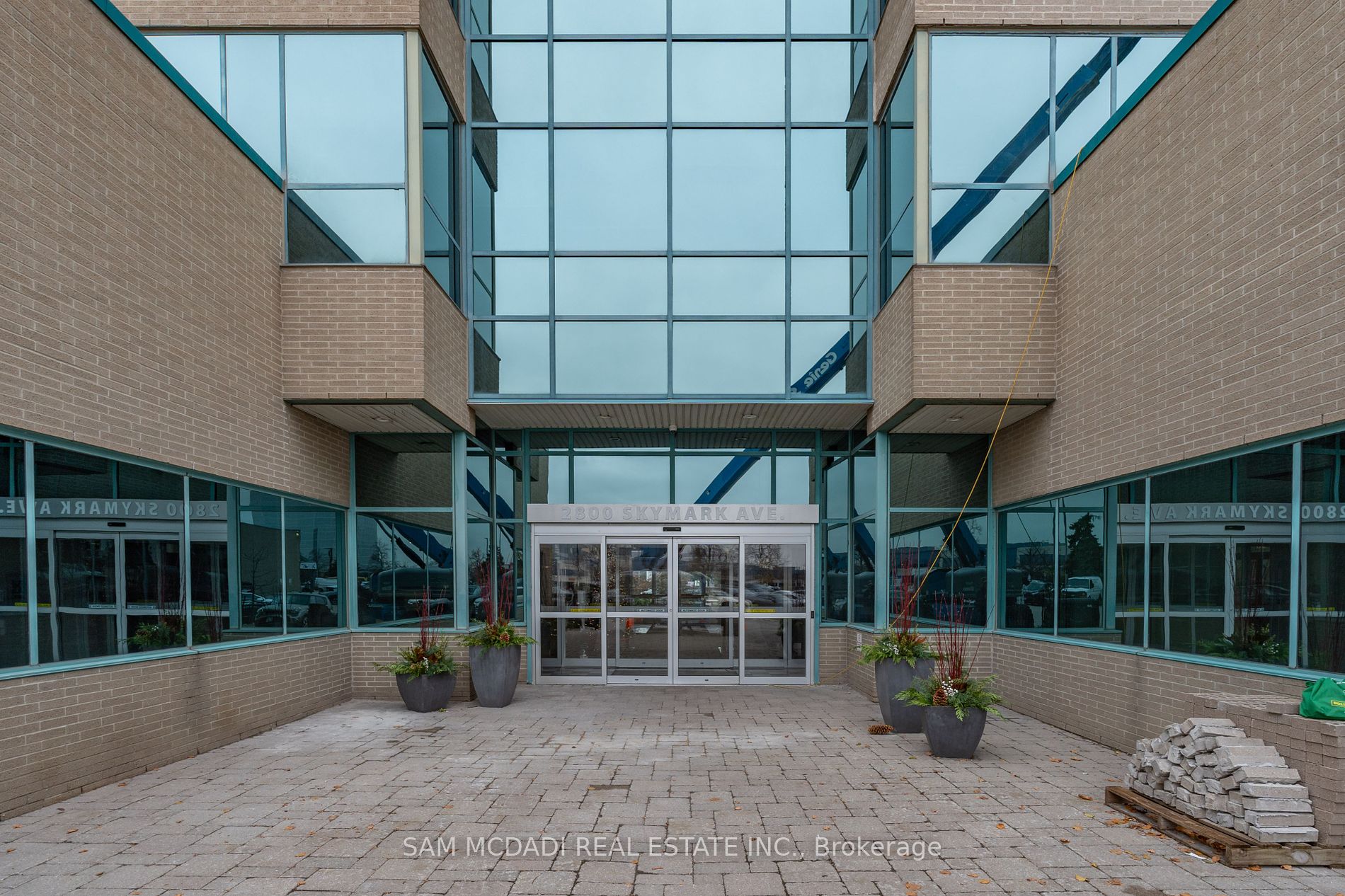 2800 Skymark Ave, Mississauga, Ontario, Airport Corporate