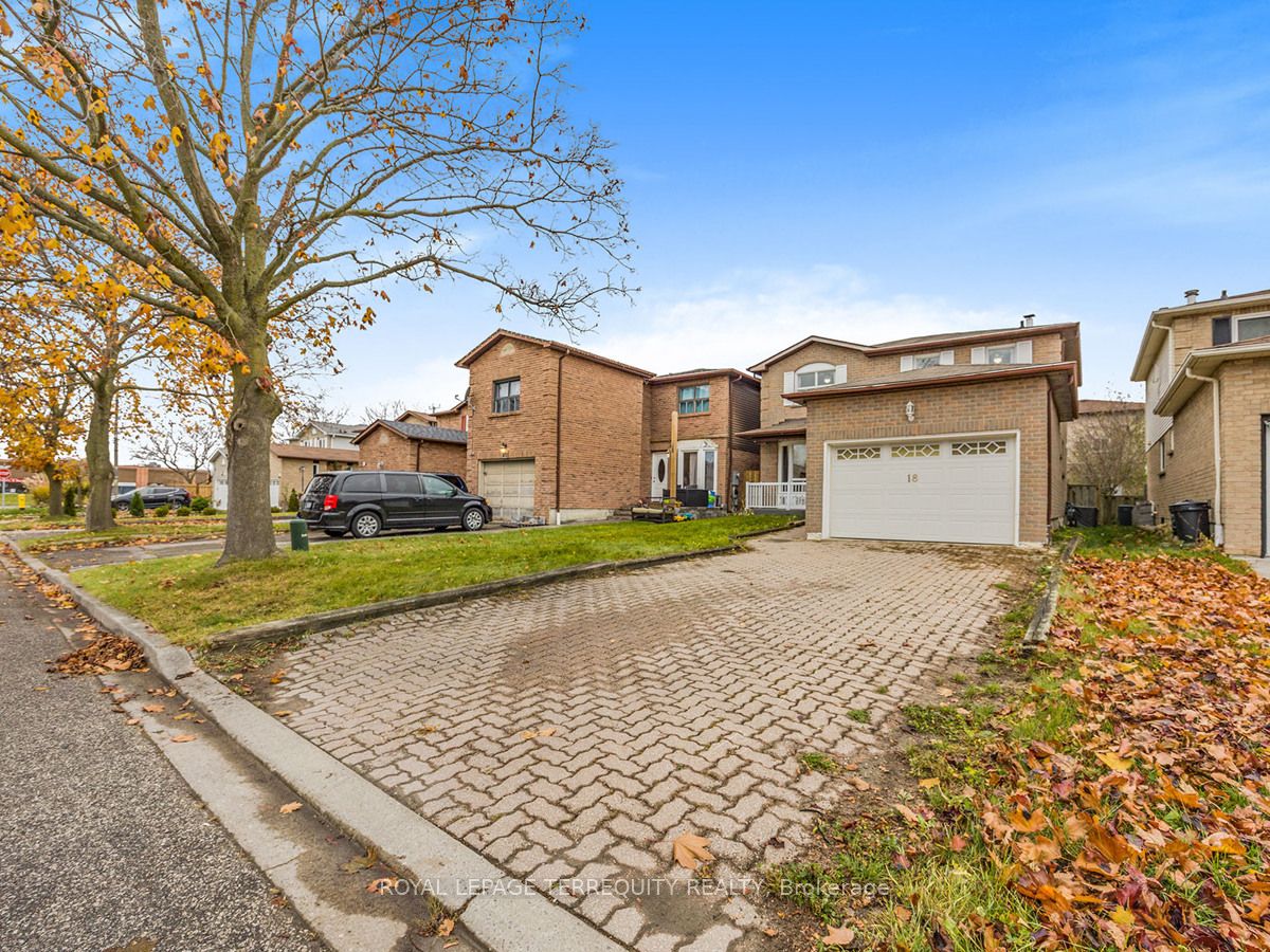 18 Charlton Cres, Ajax, Ontario, South West