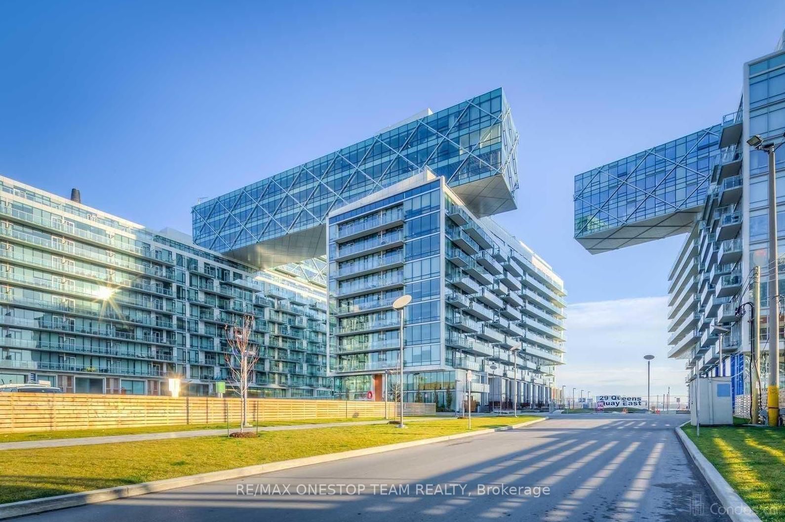 29 Queens Quay E, Toronto, Ontario, Waterfront Communities C1