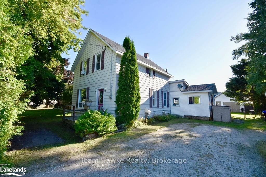 37 CHATHAM St, Penetanguishene, Ontario, Penetanguishene