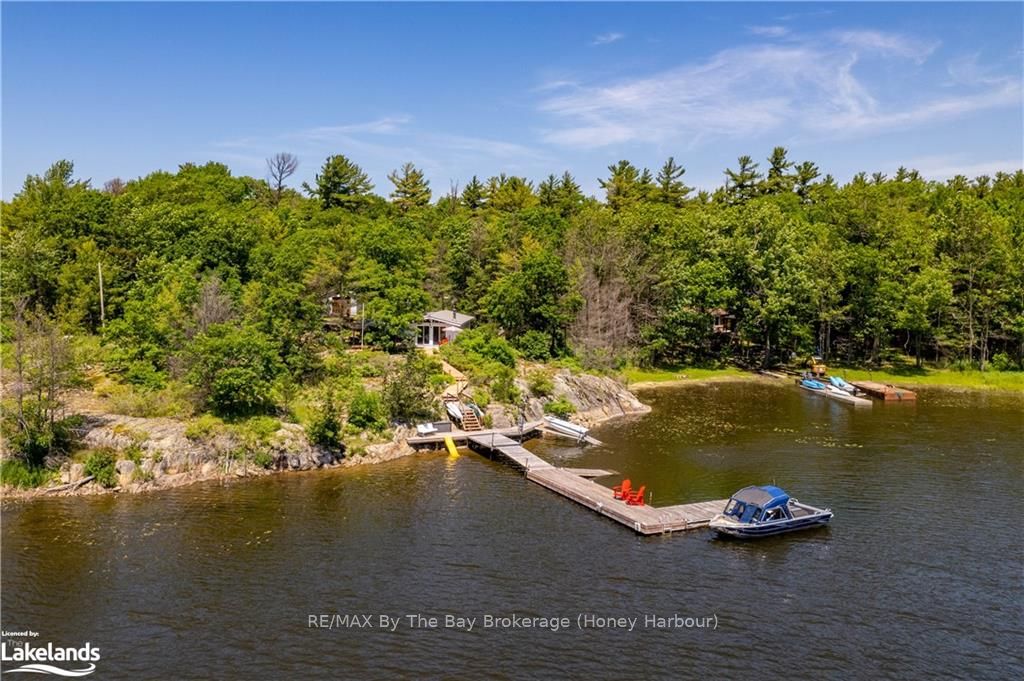 6932 ISLAND 1810 / BONE, Georgian Bay, Ontario, Gibson