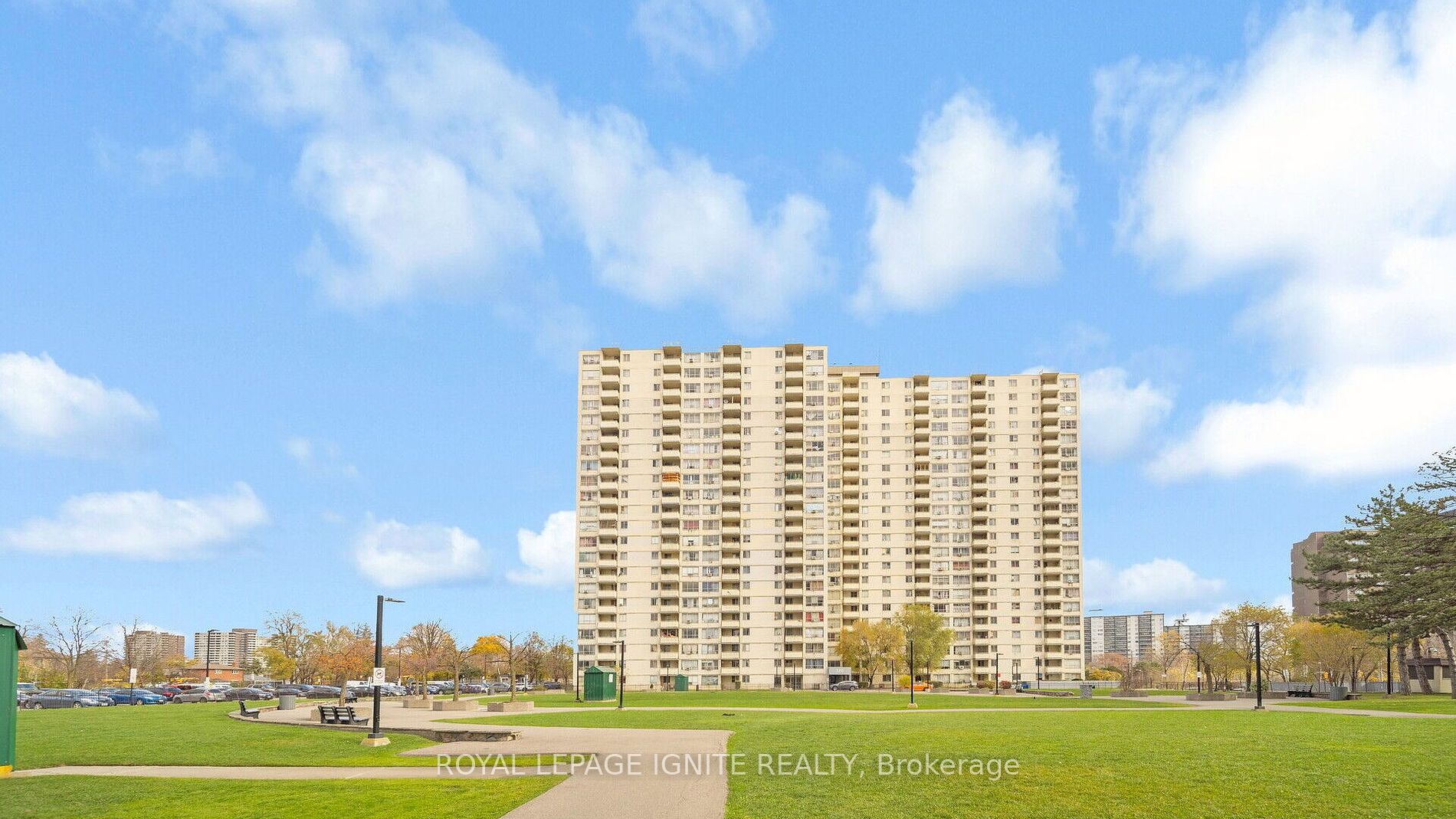 320 Dixon Rd, Toronto, Ontario, Kingsview Village-The Westway