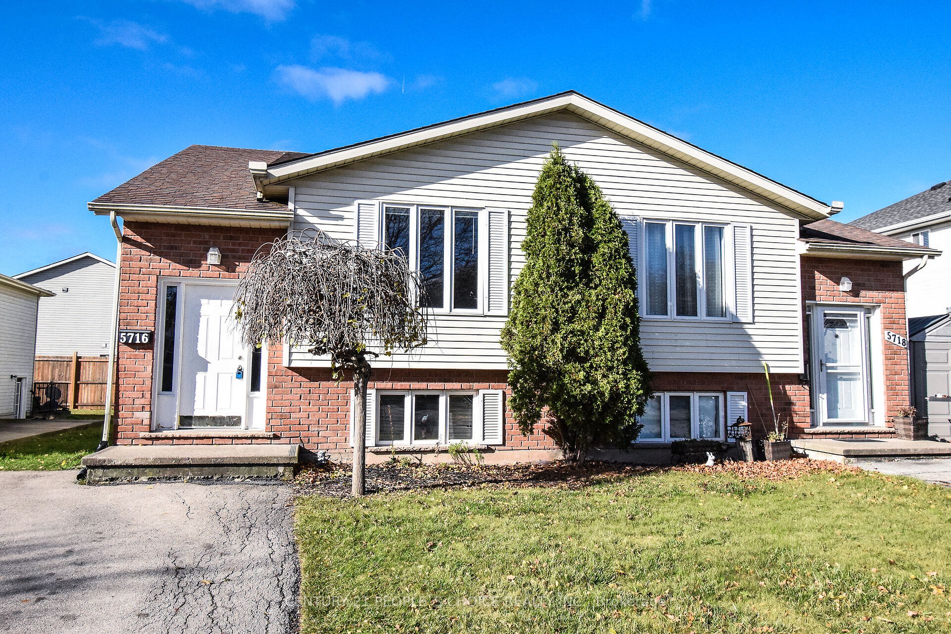 5716 DEERBROOK St, Niagara Falls, Ontario, 220 - Oldfield