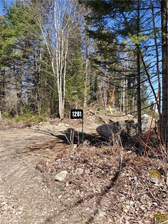 1261 SNAKE CREEK Rd, Mattawan, Ontario, 