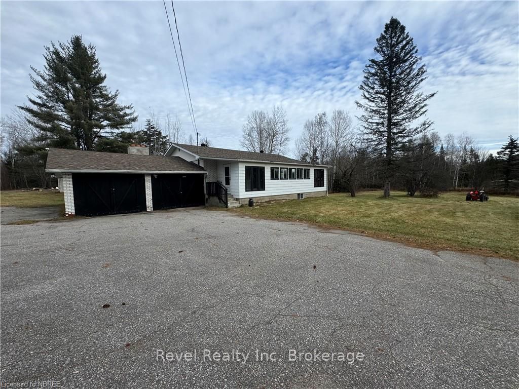 3877 HWY 17  E, Papineau-Cameron, Ontario, 