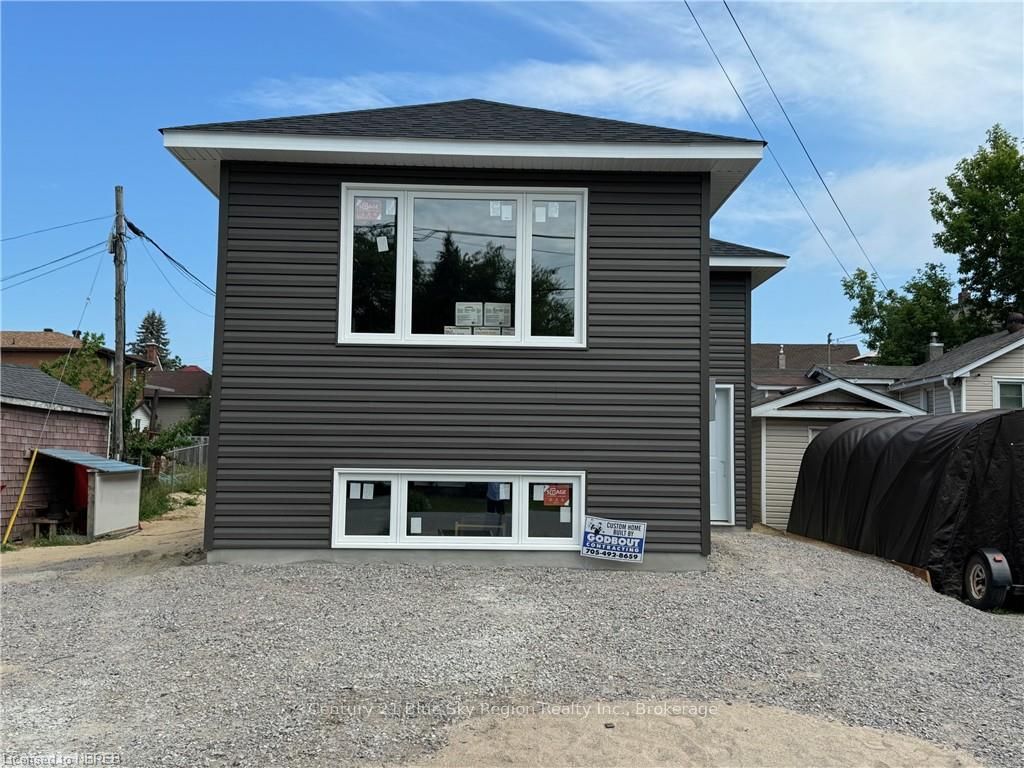 1556 FRASER St, North Bay, Ontario, 