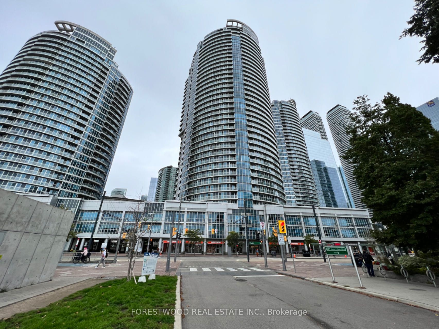 208 Queens Quay Way W, Toronto, Ontario, Waterfront Communities C1