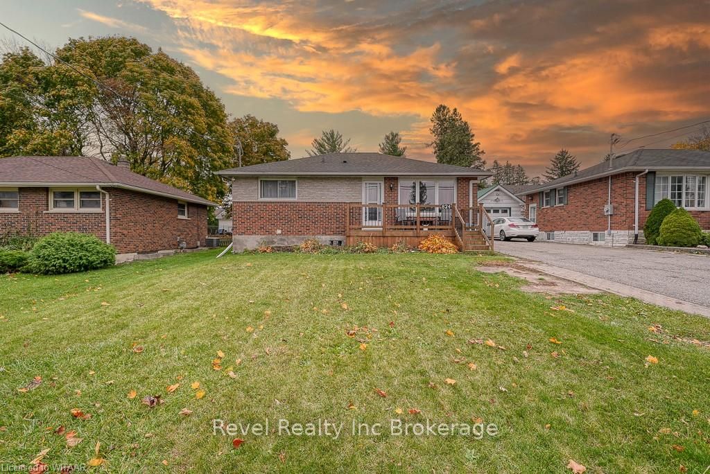 824 DEVONSHIRE Ave, Woodstock, Ontario, Woodstock - North