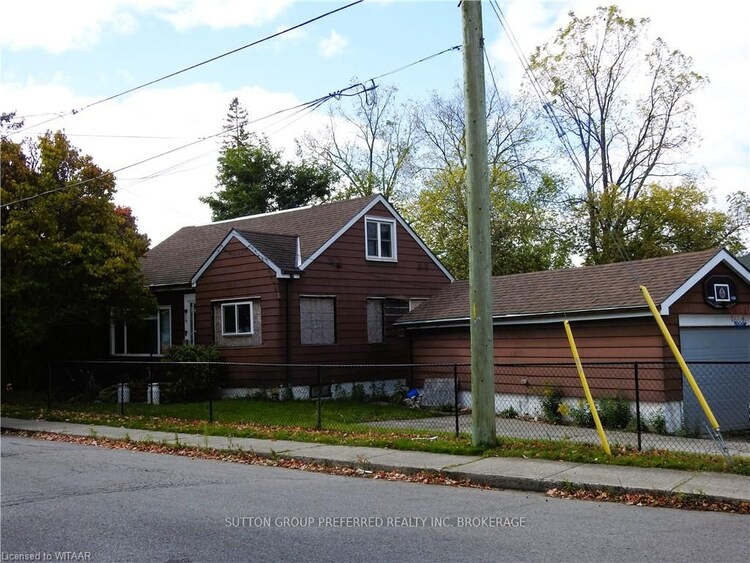 4 DOVER St, Woodstock, Ontario, 