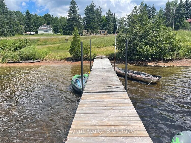 2442 HIGHWAY 520, Magnetawan, Ontario, 