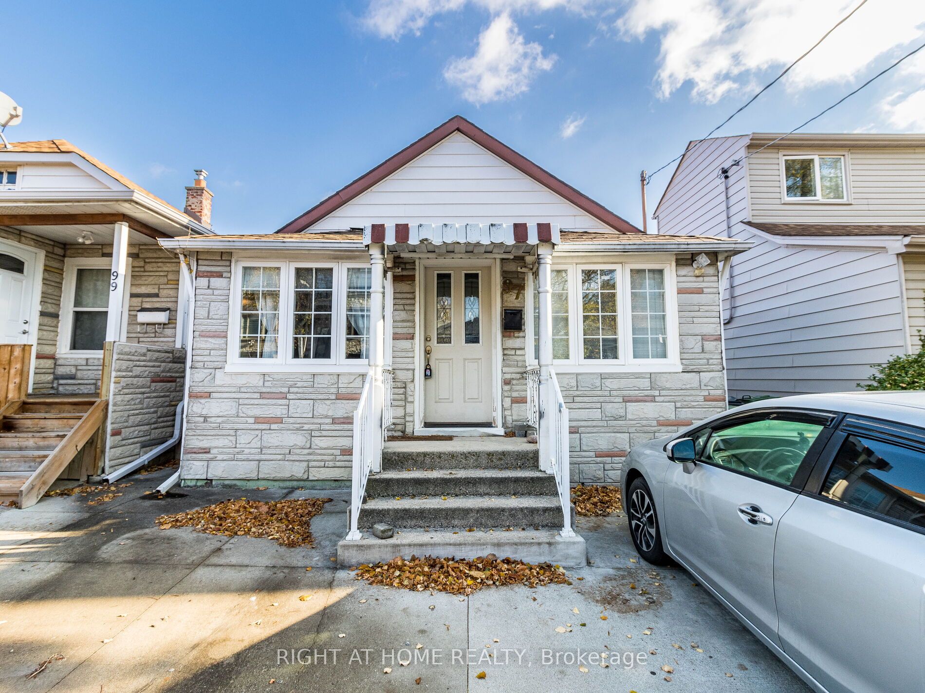 97 29th St, Toronto, Ontario, Long Branch