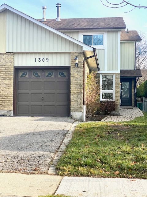 1309 Northbrook St, Oshawa, Ontario, Centennial