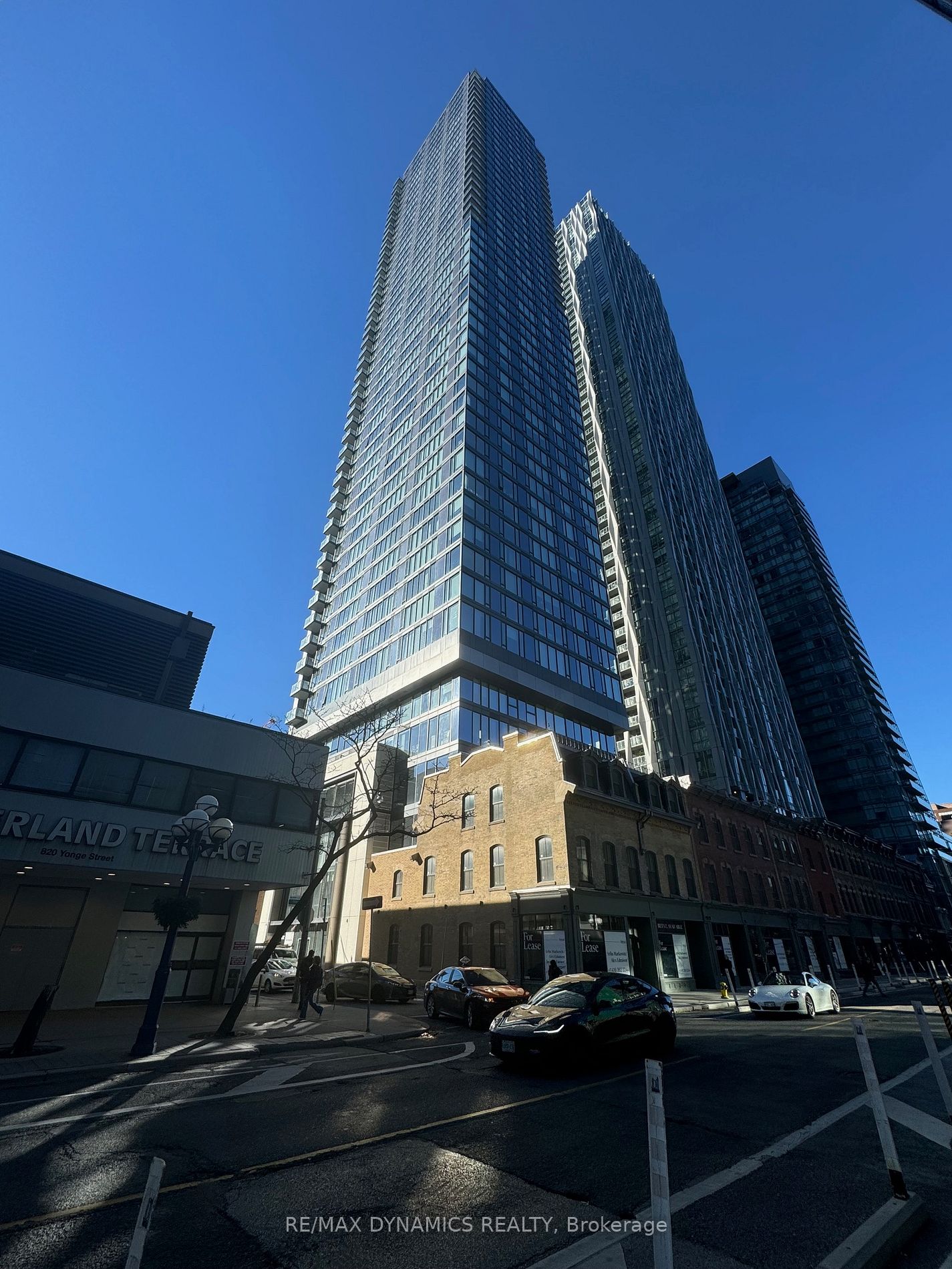 8 Cumberland St, Toronto, Ontario, Annex