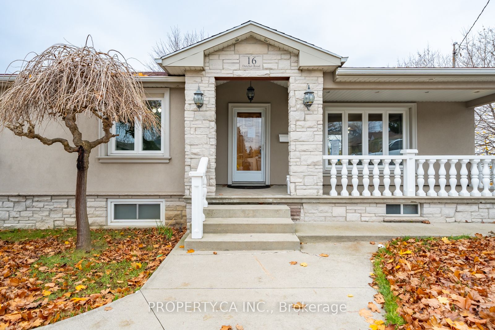 16 Datchet Rd, Toronto, Ontario, Downsview-Roding-CFB